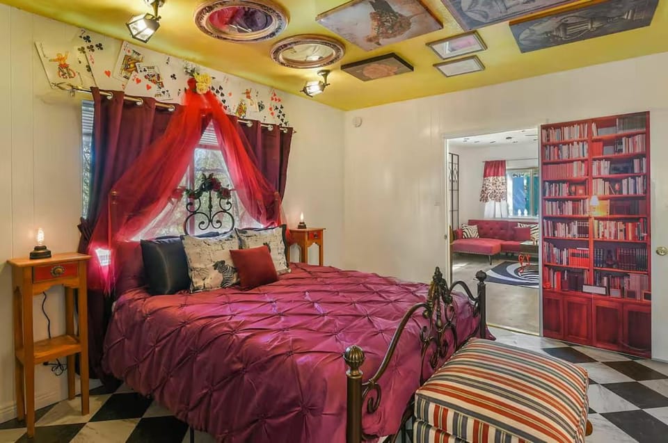 Bed, Bedroom