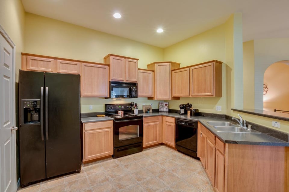 Kitchen or kitchenette, kitchen