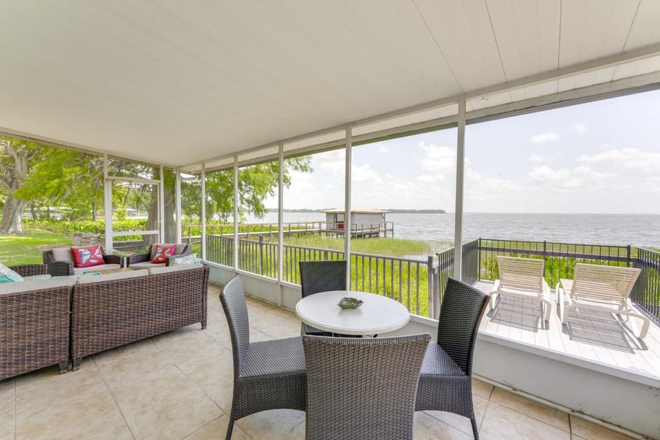 Family Home w/ Stunning Water Views in Tavares! House in Tavares
