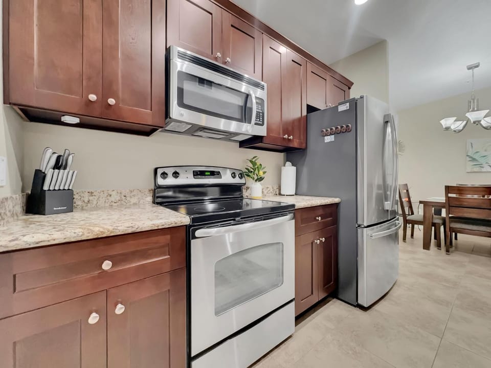 Kitchen or kitchenette, kitchen