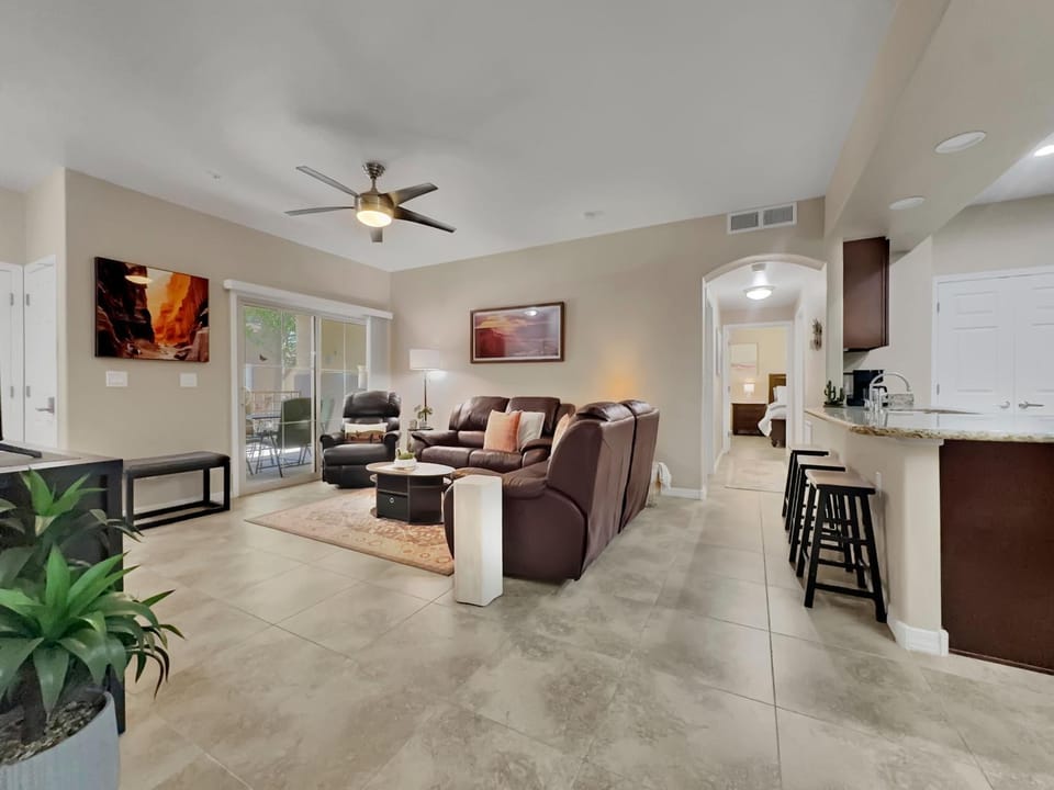 Ground Floor 2 BDR with Garage! Heated Comm Pool! House in Mesa