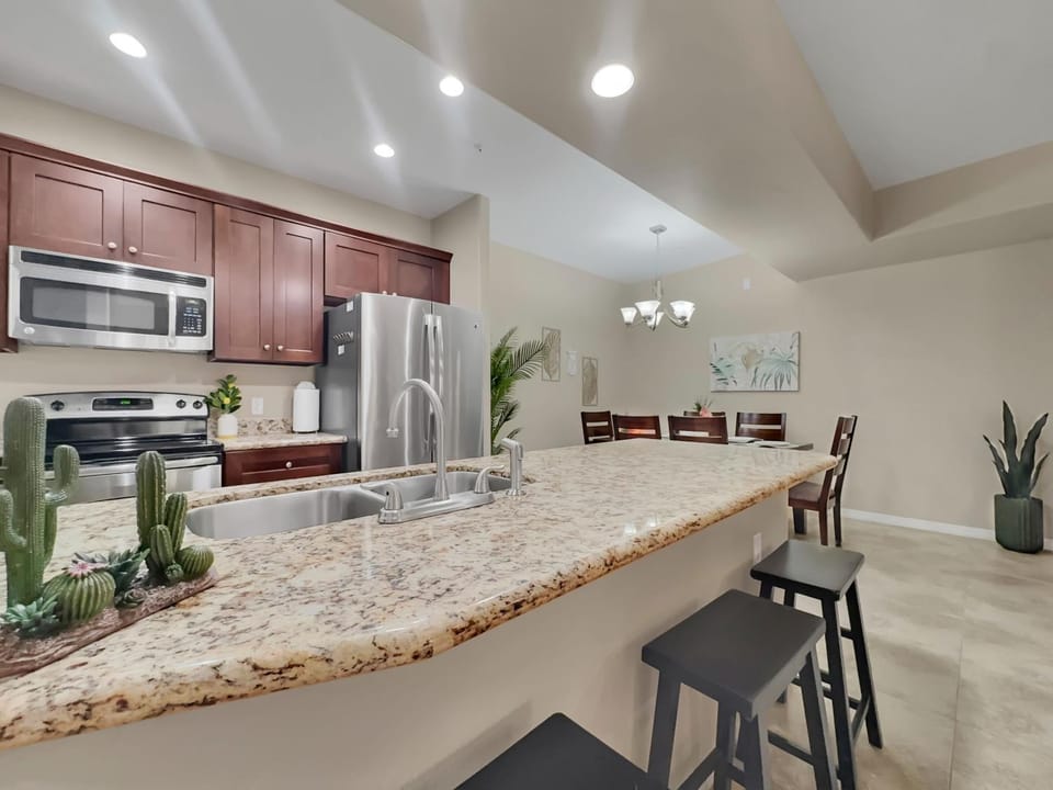 Ground Floor 2 BDR with Garage! Heated Comm Pool! House in Mesa