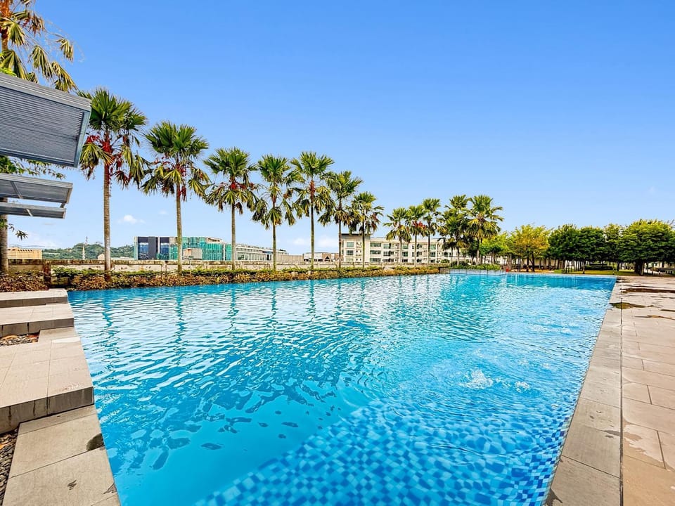 Swimming pool, Swimming pool
