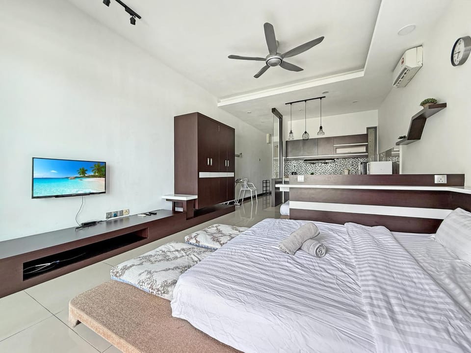 Bed, TV and multimedia
