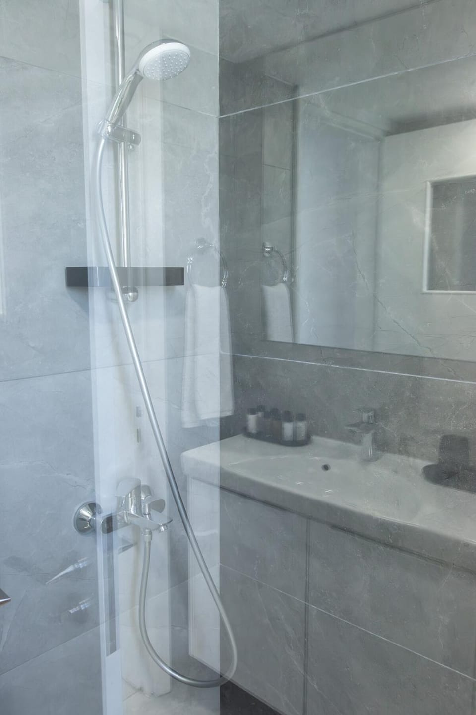 Shower, Bathroom, towels