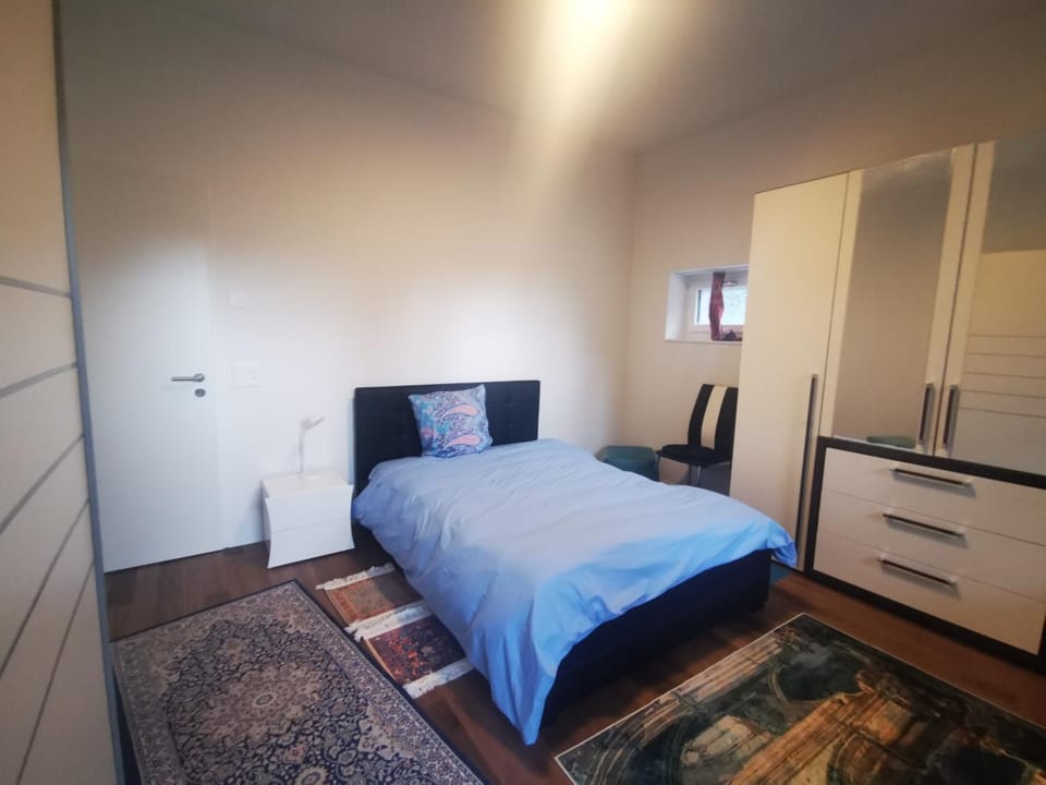 Zimmer, Stanza, Chambre, Room Vacation rental in Aargau, Switzerland