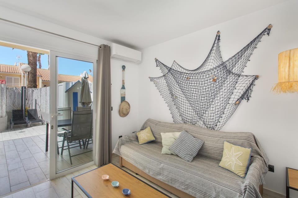 Property building, Living room, Bedroom