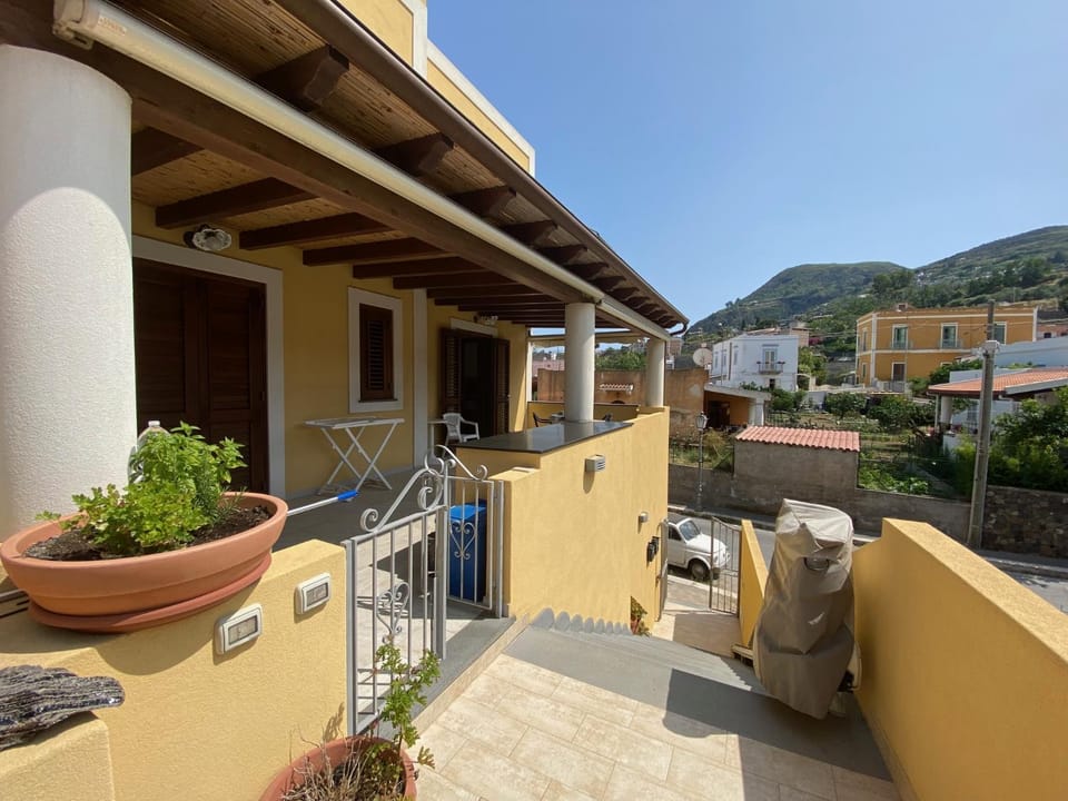 Casa di Lilly - Holiday Housing Apartment in Lipari