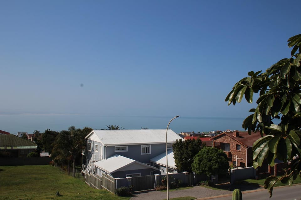Private sea view room I Home stay in J Bay Bed and Breakfast in Eastern Cape