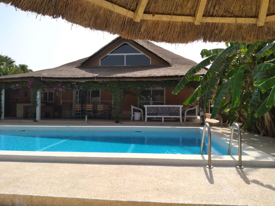 VILLA de LUXE PISCINE JACUZZI WIFI CLIMATISATION Villa in Thiès Region, Senegal