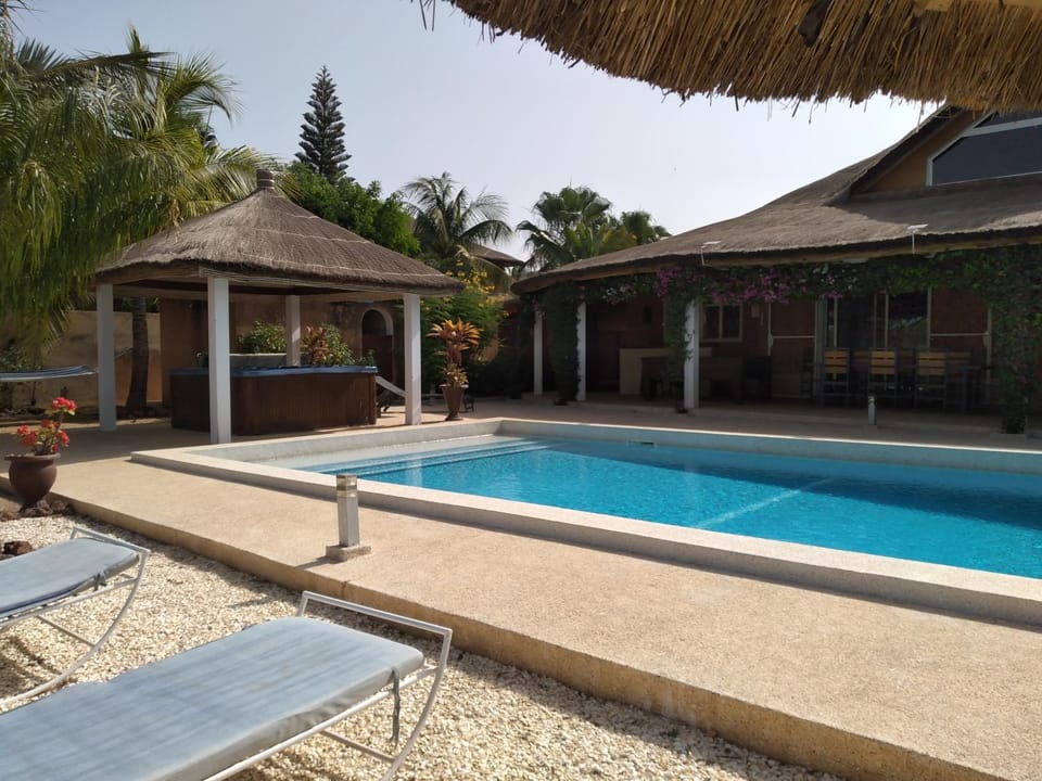 VILLA de LUXE PISCINE JACUZZI WIFI CLIMATISATION Villa in Thiès Region, Senegal