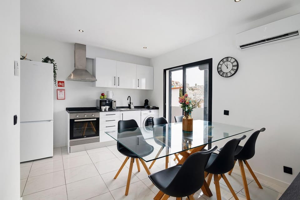 Property building, Kitchen or kitchenette, Living room