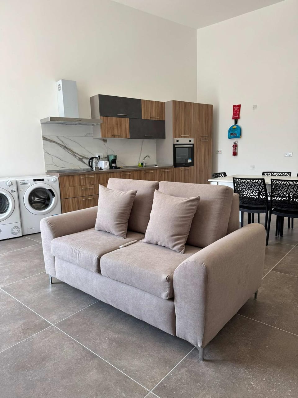 New Modern and Spacious 2B - by HostMT Apartment in Malta