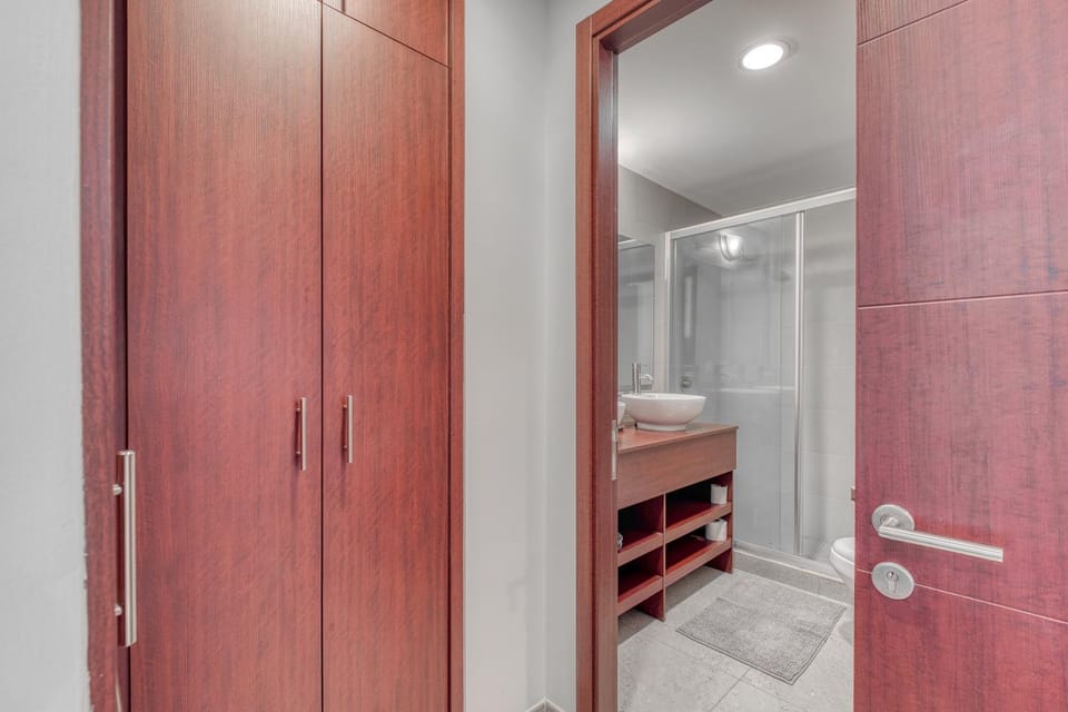 Shower, Bathroom, towels, wardrobe