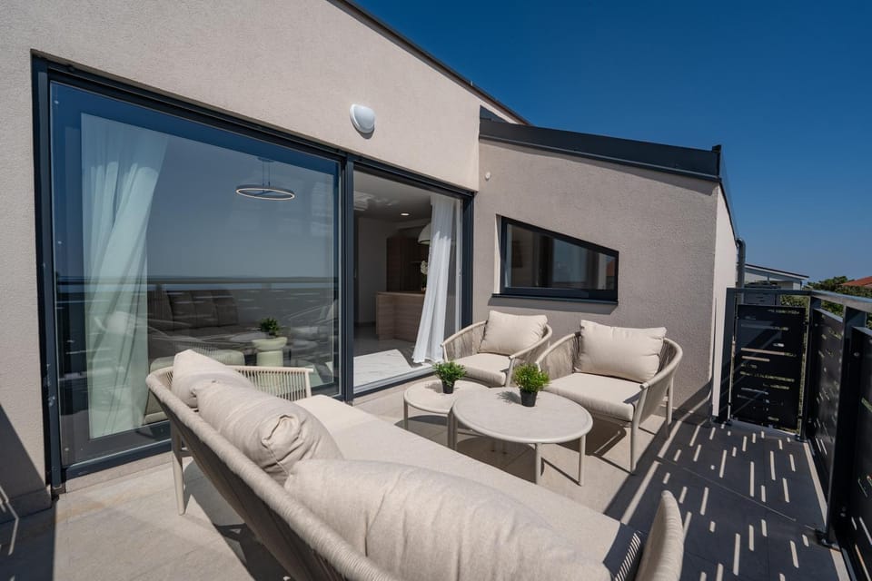 Property building, View (from property/room), Balcony/Terrace, Balcony/Terrace