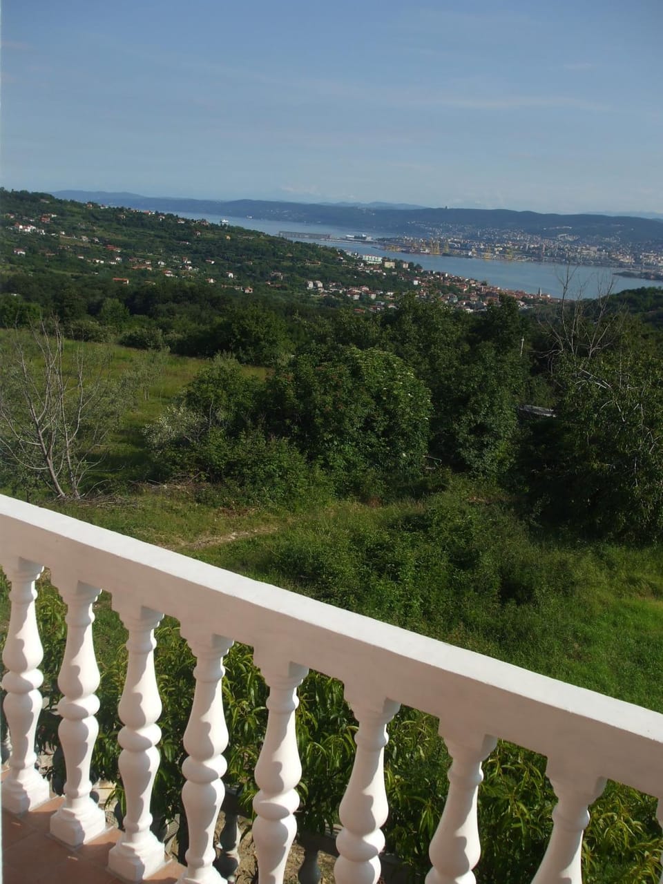 Balcony/Terrace, City view, Landmark view, Mountain view, Sea view