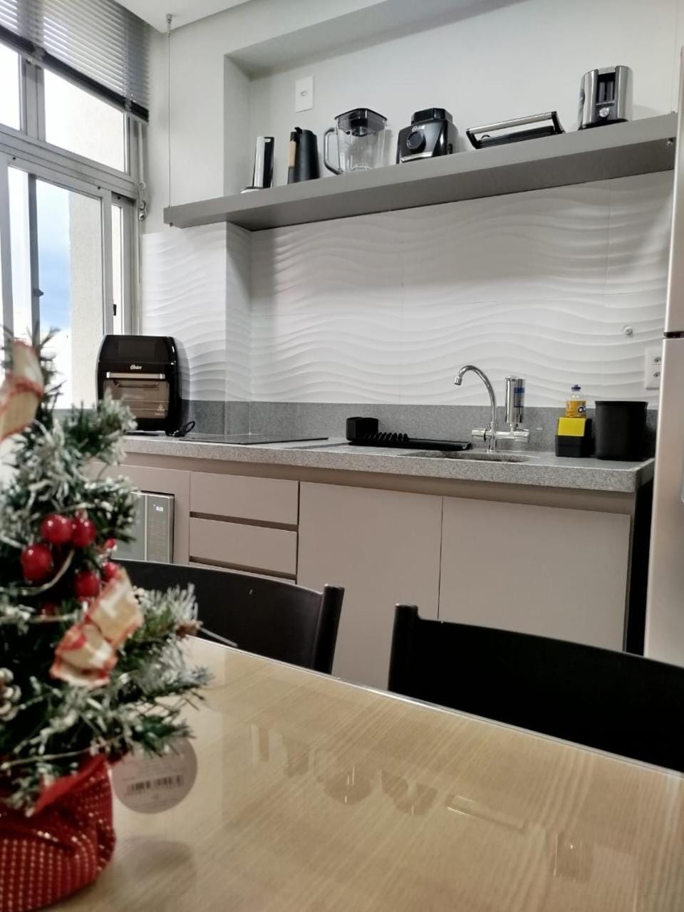 Coffee/tea facilities, Kitchen or kitchenette, stove, toaster
