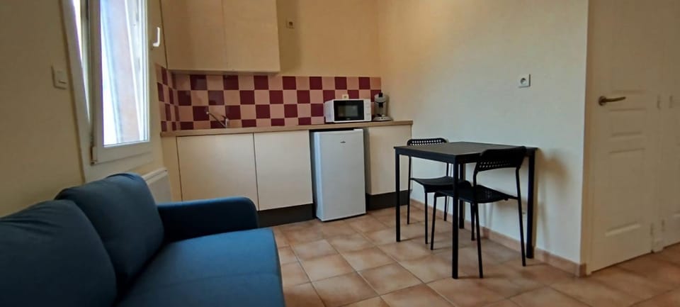 Budgetbnb Escaillon Apartment in Toulon