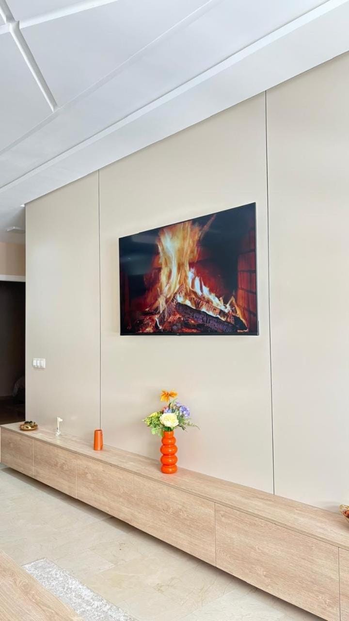 TV and multimedia, Decorative detail