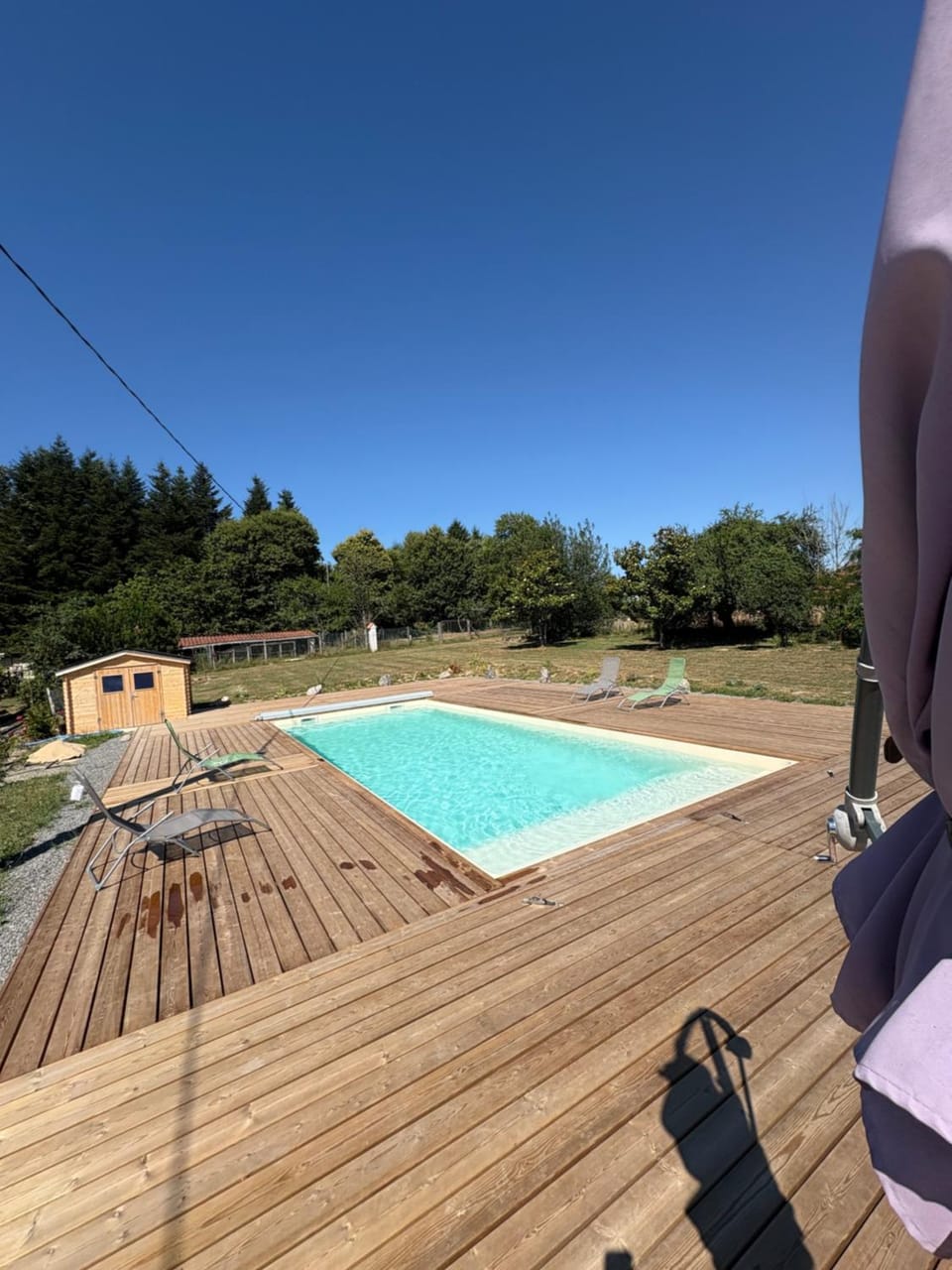 Swimming pool, sunbed