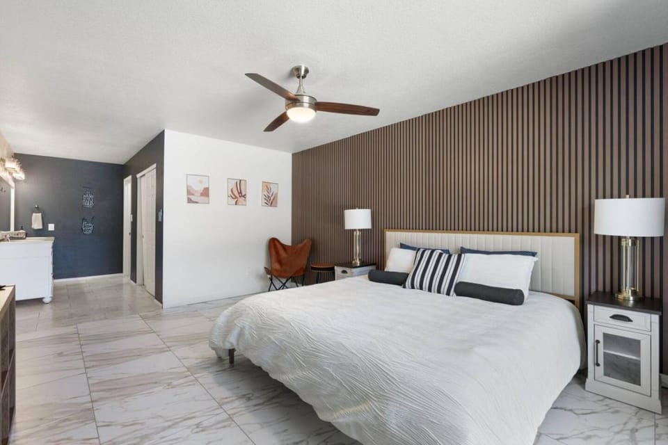 Serene Scottsdale Golf Pool Pickleball Games House in Scottsdale
