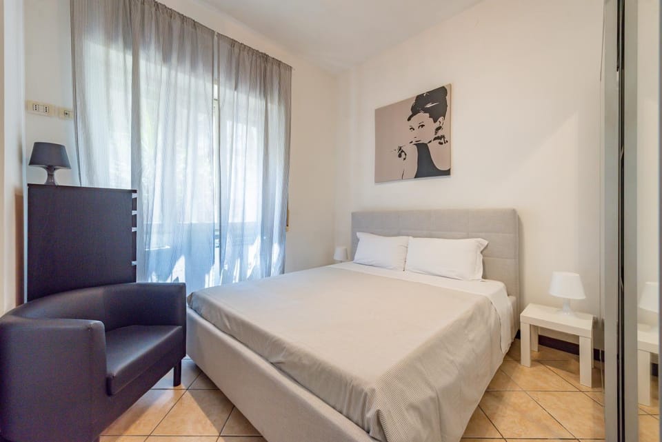 Bed, Photo of the whole room