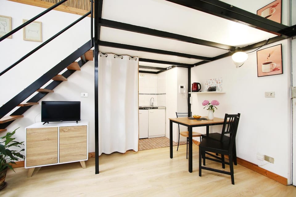 TV and multimedia, Kitchen or kitchenette, Living room, Dining area