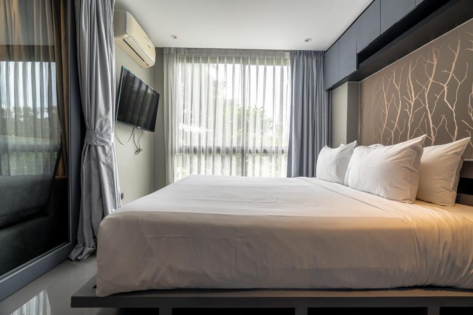 Bed, TV and multimedia, Other, Bedroom