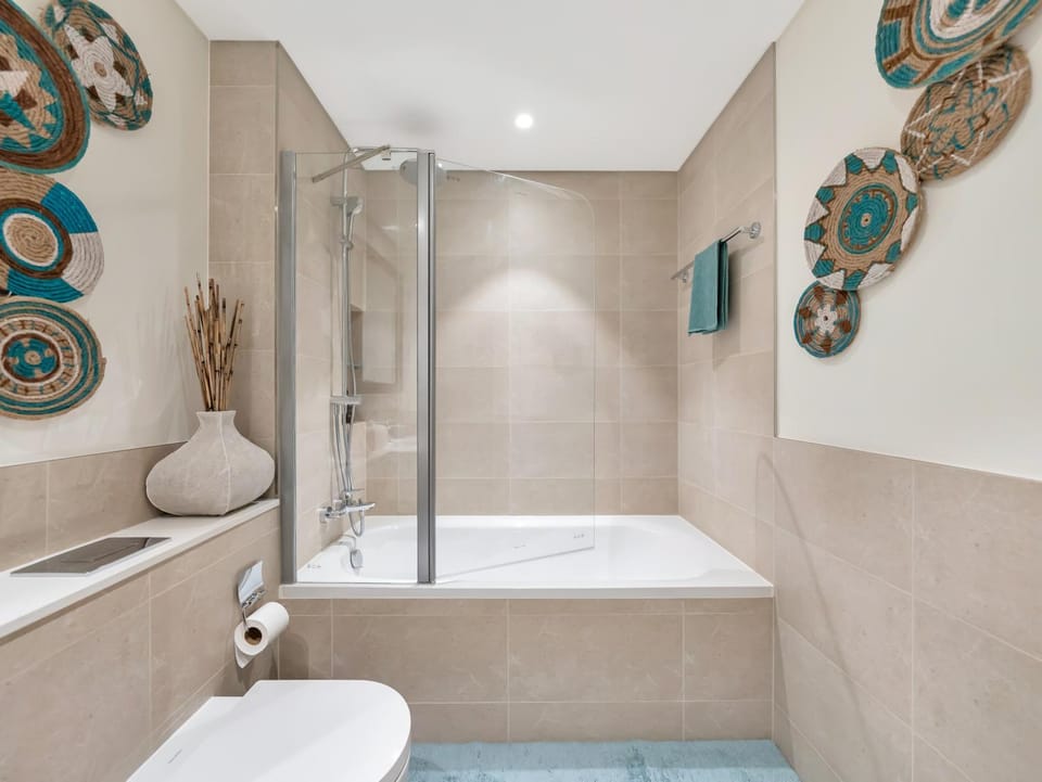 Bathroom, Bath, towels