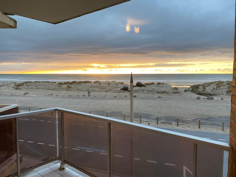 Day, Natural landscape, View (from property/room), Balcony/Terrace, Beach, Sea view, Sunset