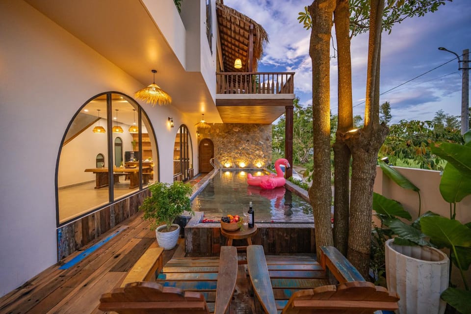 Swimming pool