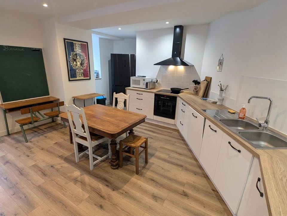 Grande maison de bourg au bord de la rivière House in Pays de la Loire