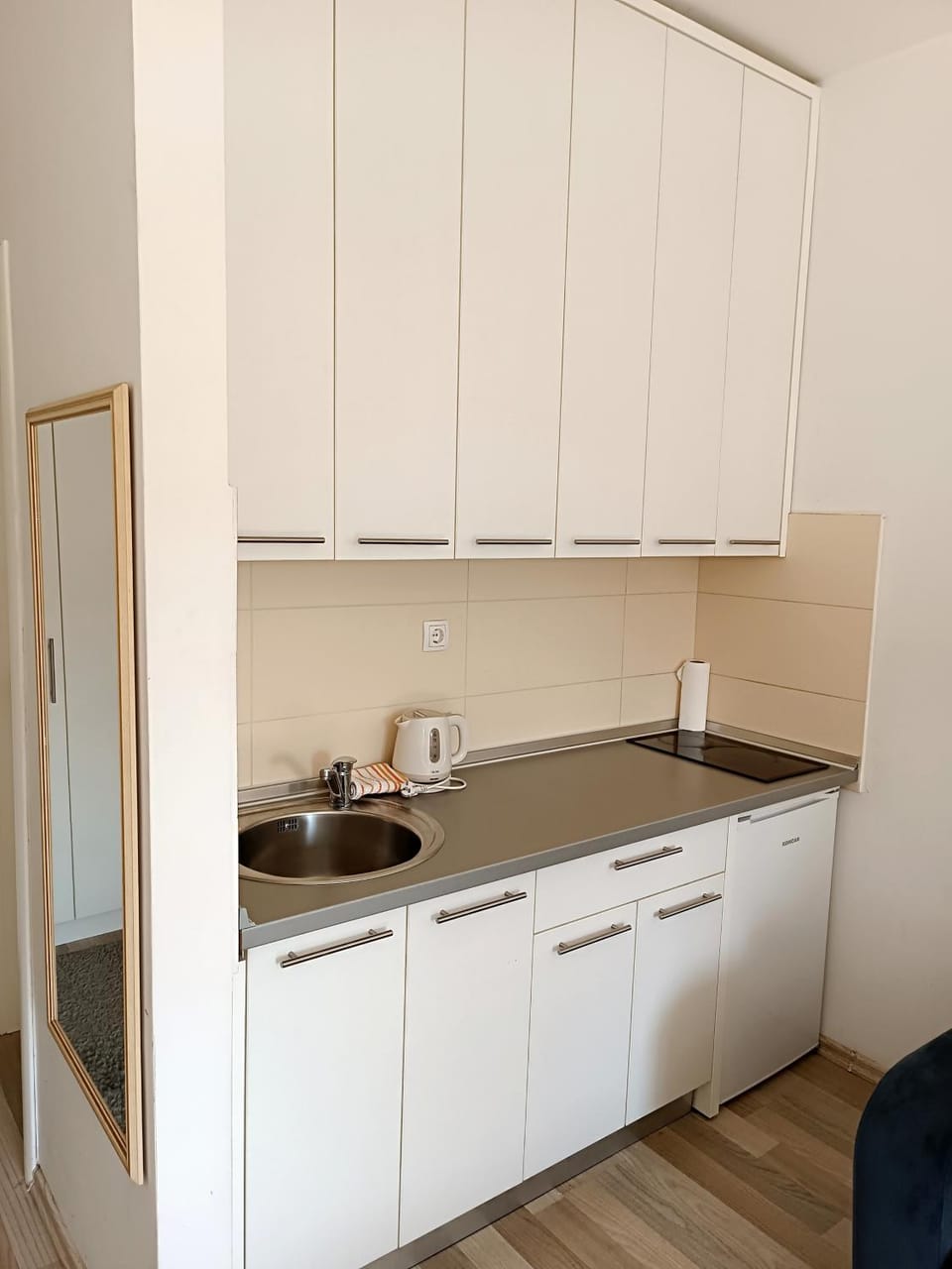 Kitchen or kitchenette, stove
