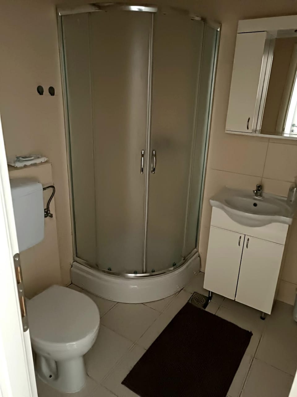 Shower, Toilet