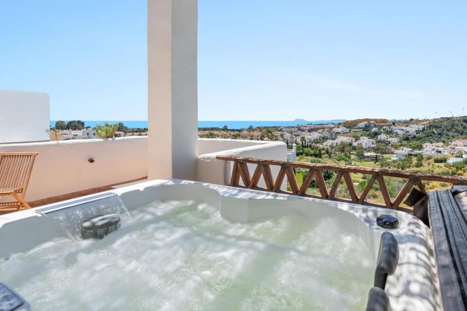 Day, Hot Tub, Balcony/Terrace, Balcony/Terrace, Mountain view