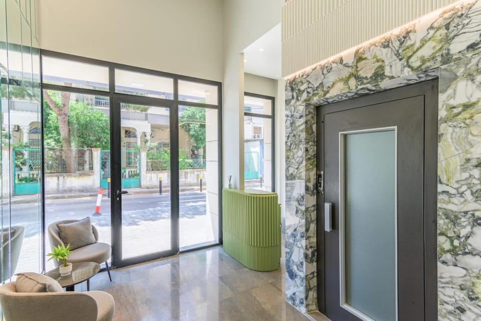 Lobby or reception, Seating area, elevator