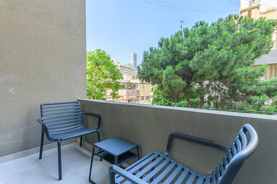 View (from property/room), Balcony/Terrace, Seating area, Quiet street view