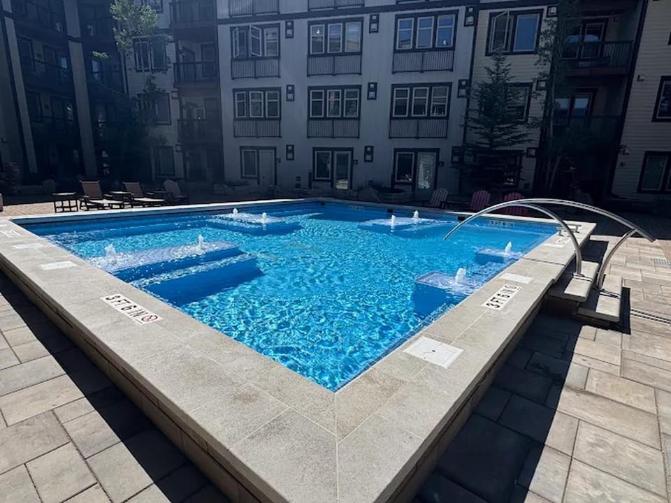 Pool view, Swimming pool