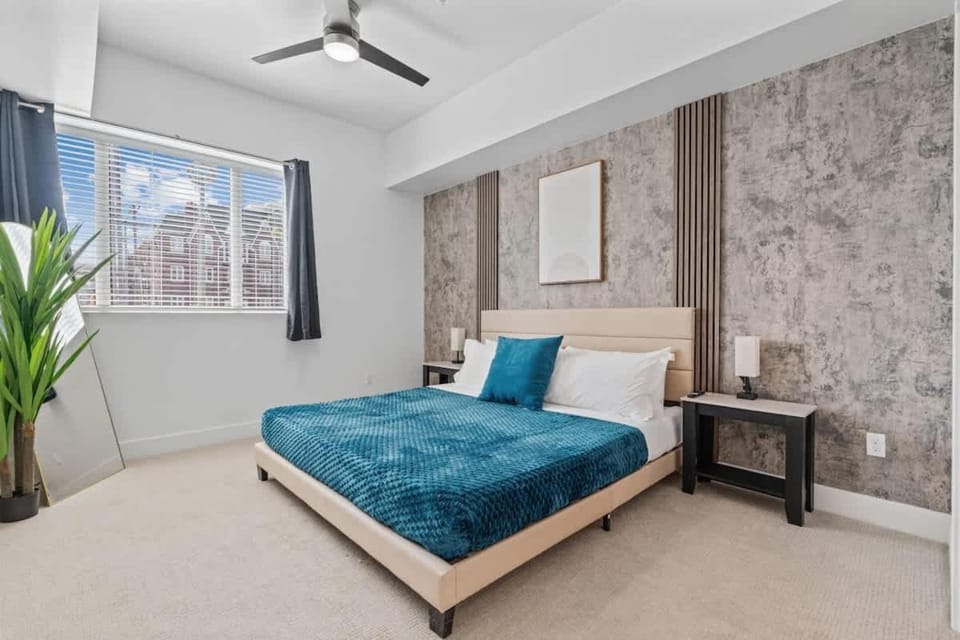 2BR and 2BA Near Events, Dining, and TRAX Apartment in Salt Lake City