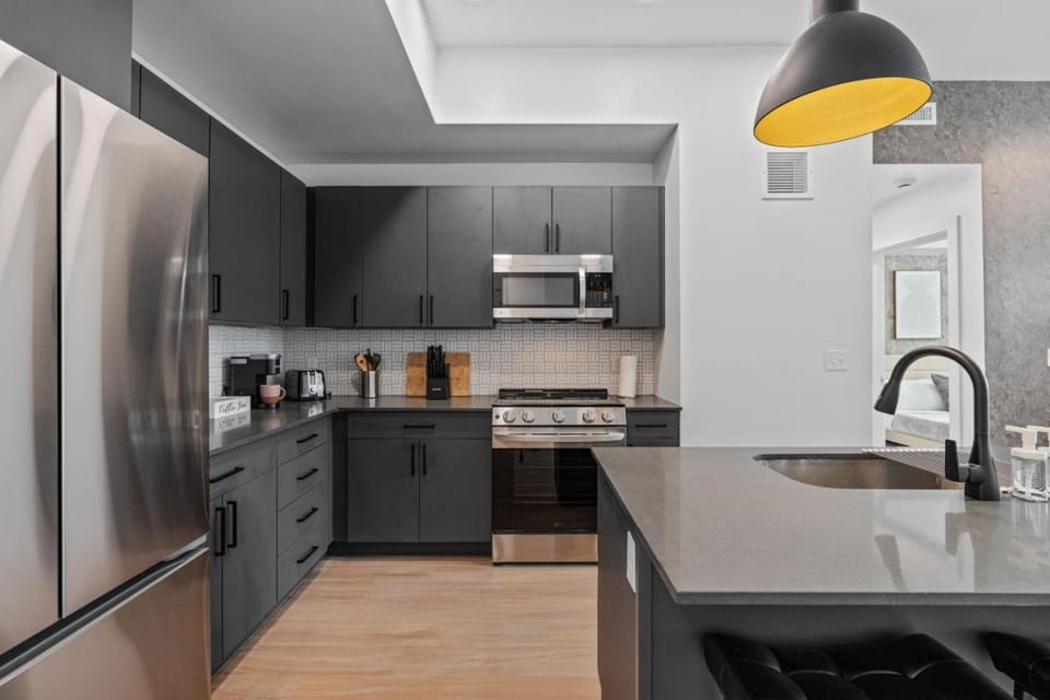 2BR and 2BA Near Events, Dining, and TRAX Apartment in Salt Lake City