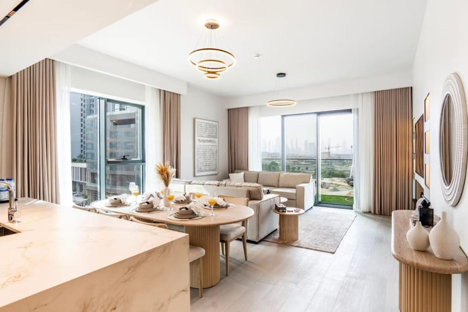 NEW 2 Bed w Rooftop Pool Panoramic Dubai Views Apartment in Dubai