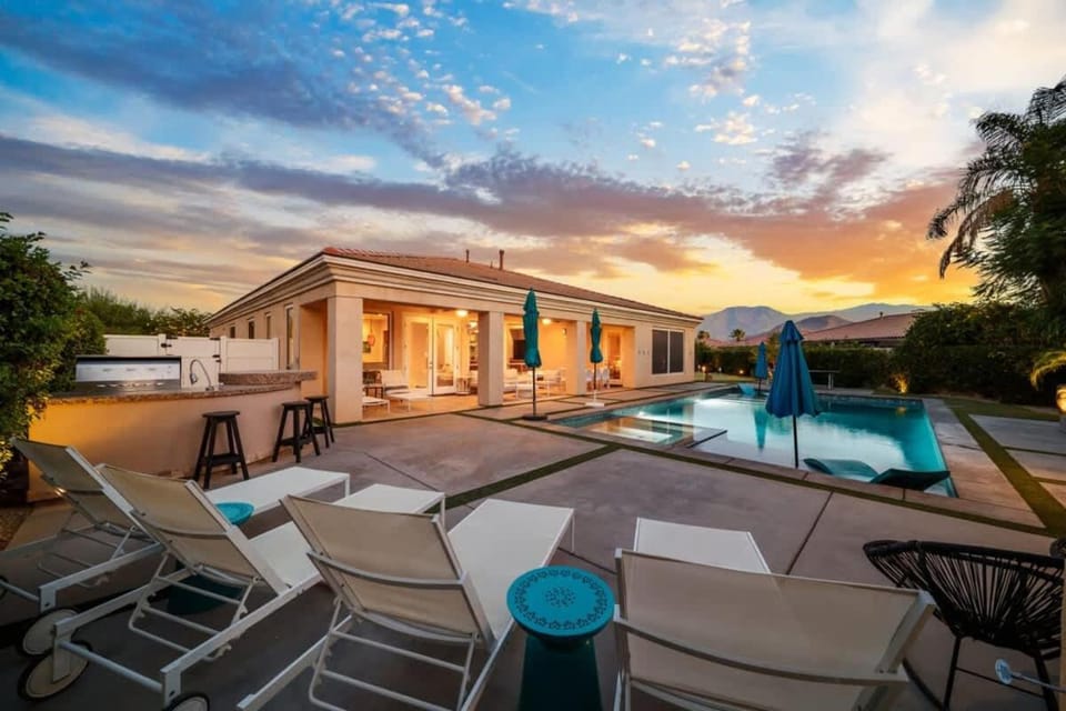 Villa in Gated Estate w Pool, Spa, Putting Green House in La Quinta