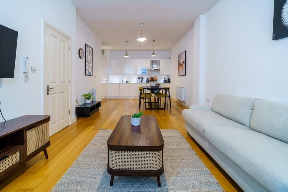 TV and multimedia, Kitchen or kitchenette, Living room, Dining area