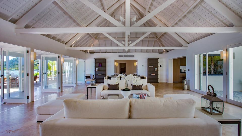 Beachfront villa with contemporary design Villa in Saint Barthélemy