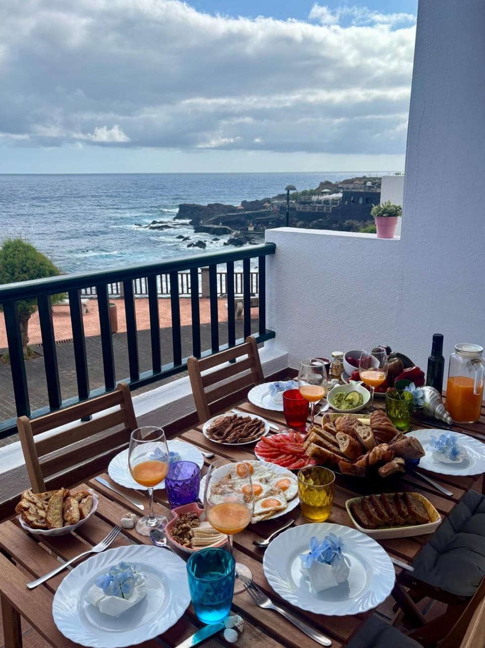 View (from property/room), Balcony/Terrace, Sea view, Breakfast, Drinks