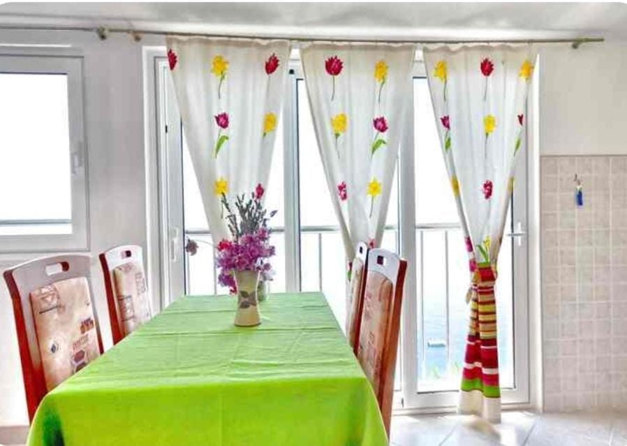 Family home away on the beach, free parking at the house Apartment in Split-Dalmatia County