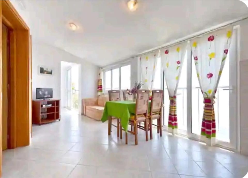 Family home away on the beach, free parking at the house Apartment in Split-Dalmatia County