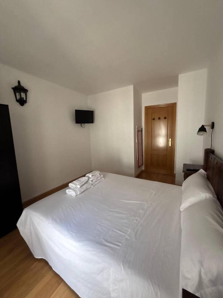 Los caballos Ordesa l Garaje l Céntrico Apartment in Broto