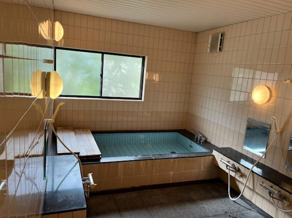 Fukuzawa Ryokan - Vacation STAY 39918v Bed and Breakfast in Ishikawa Prefecture