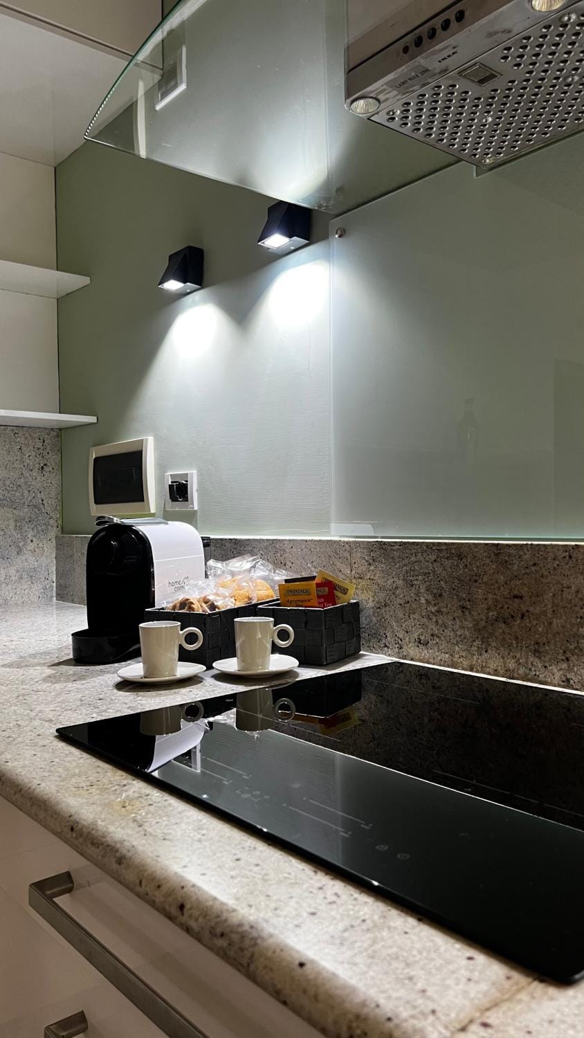 Restaurant/places to eat, Kitchen or kitchenette, stove